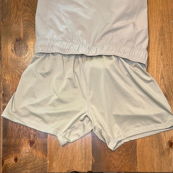 The American Outdoorsman Women’s Tan Skort - Medium - Picture 6 of 8